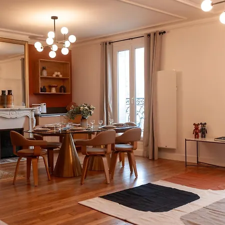 Chic Et Spacieux 6 Personnes- Cite De La Science